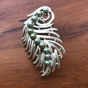 Sarah Coventry Silvertone Ear Cuff